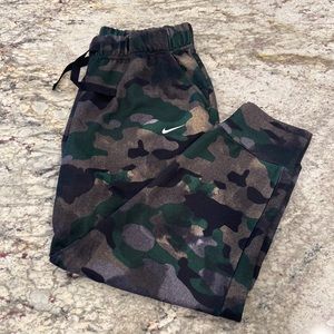 Women’s size small Nike joggers
